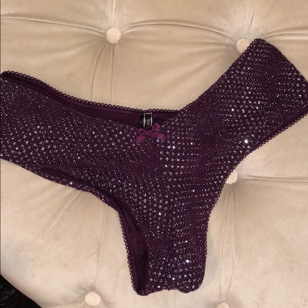 VS rhinestone bottom